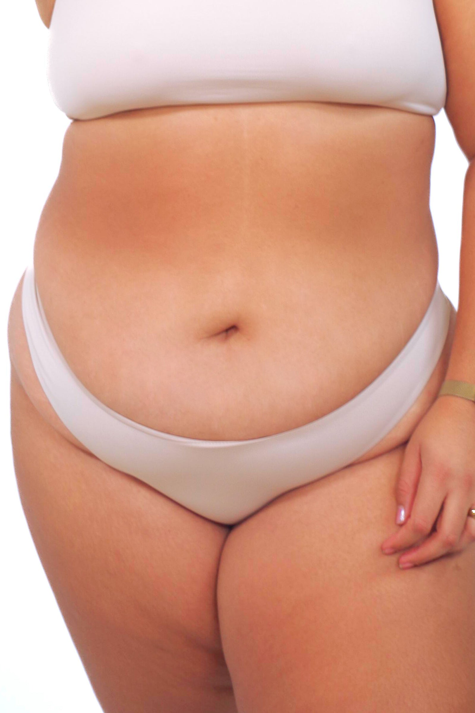Women's plus size cheeky bikini bottom in cream