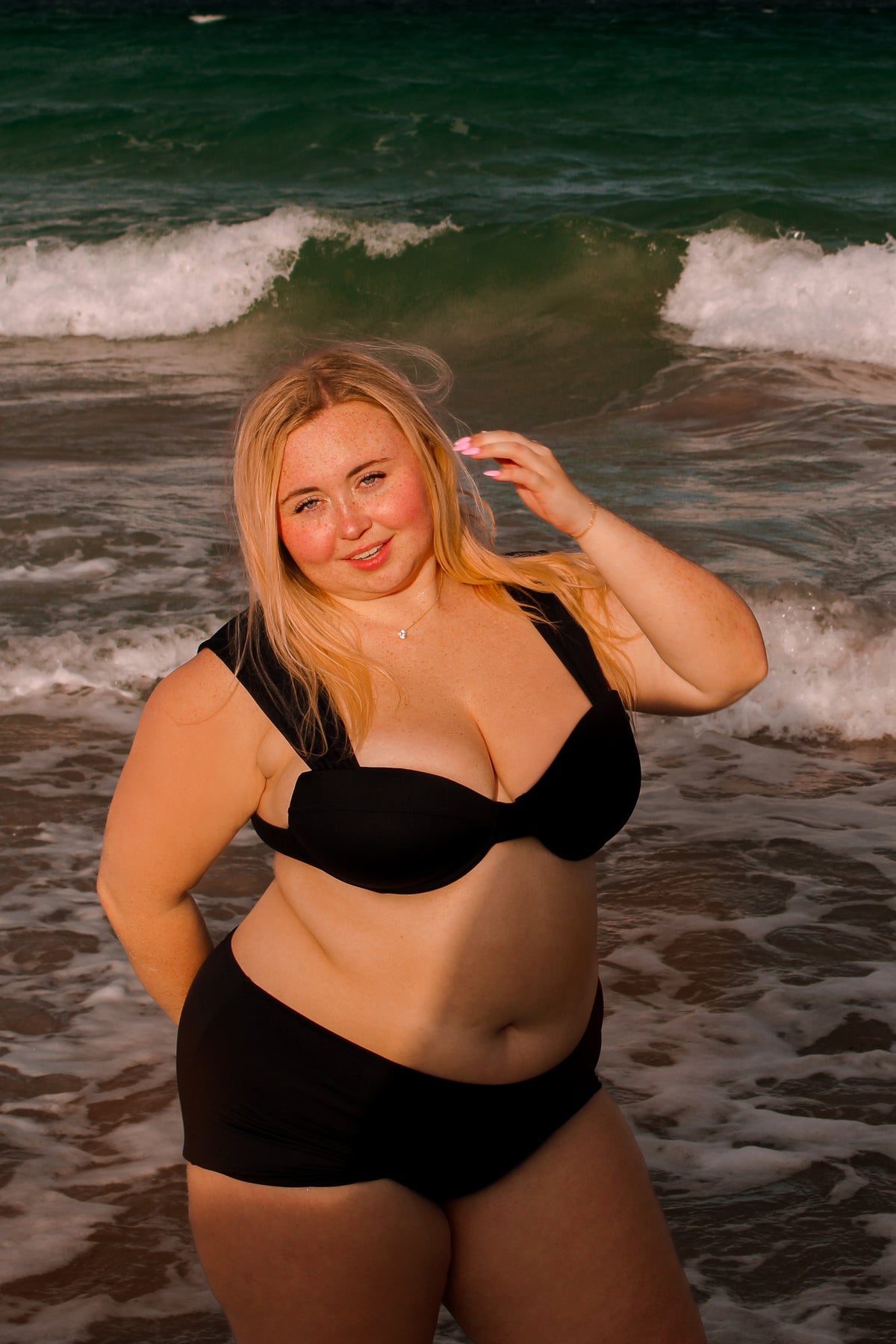 Olivia underwire bikini top, black